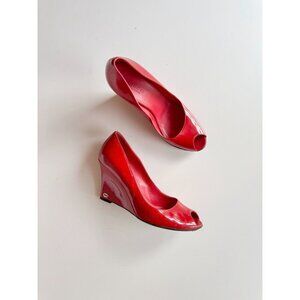 GUCCI Vernice Red Patent Leather Peep Toe High Wedge Pumps, Size 37